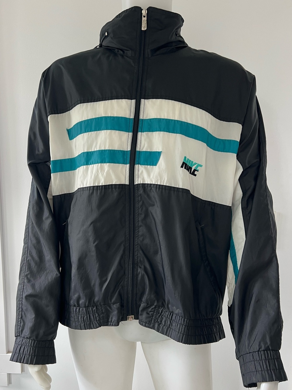 Vintage Nike rain hooded jacket lightweight made in Korea men’s large
